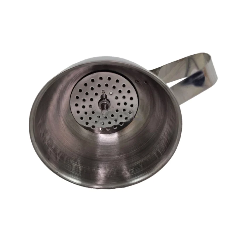 قیف استیل دسته دار با صافی داخلی